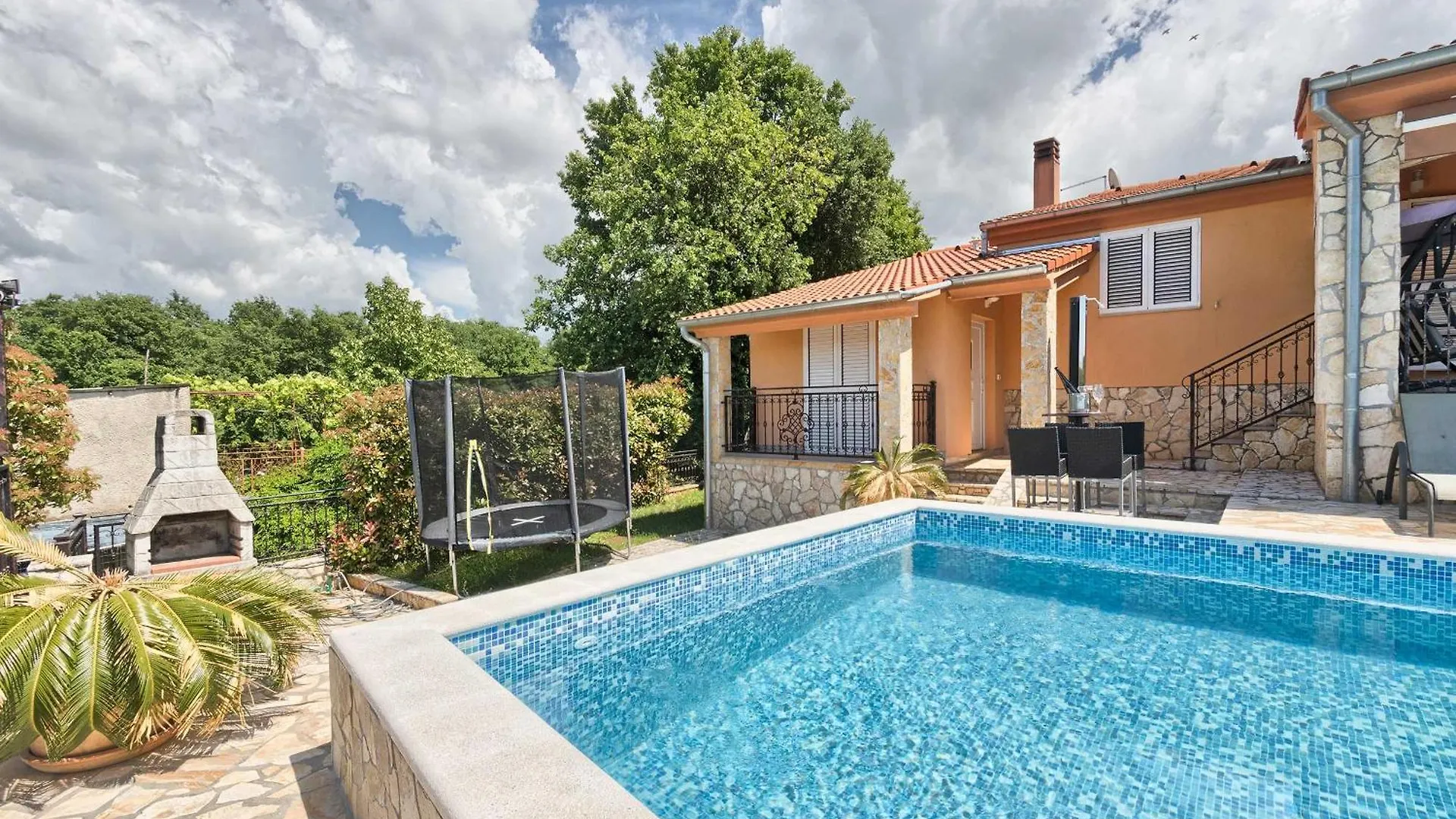 Villa Flora, Warm And Sunny Holiday Villa Loborika 0*,  Croazia