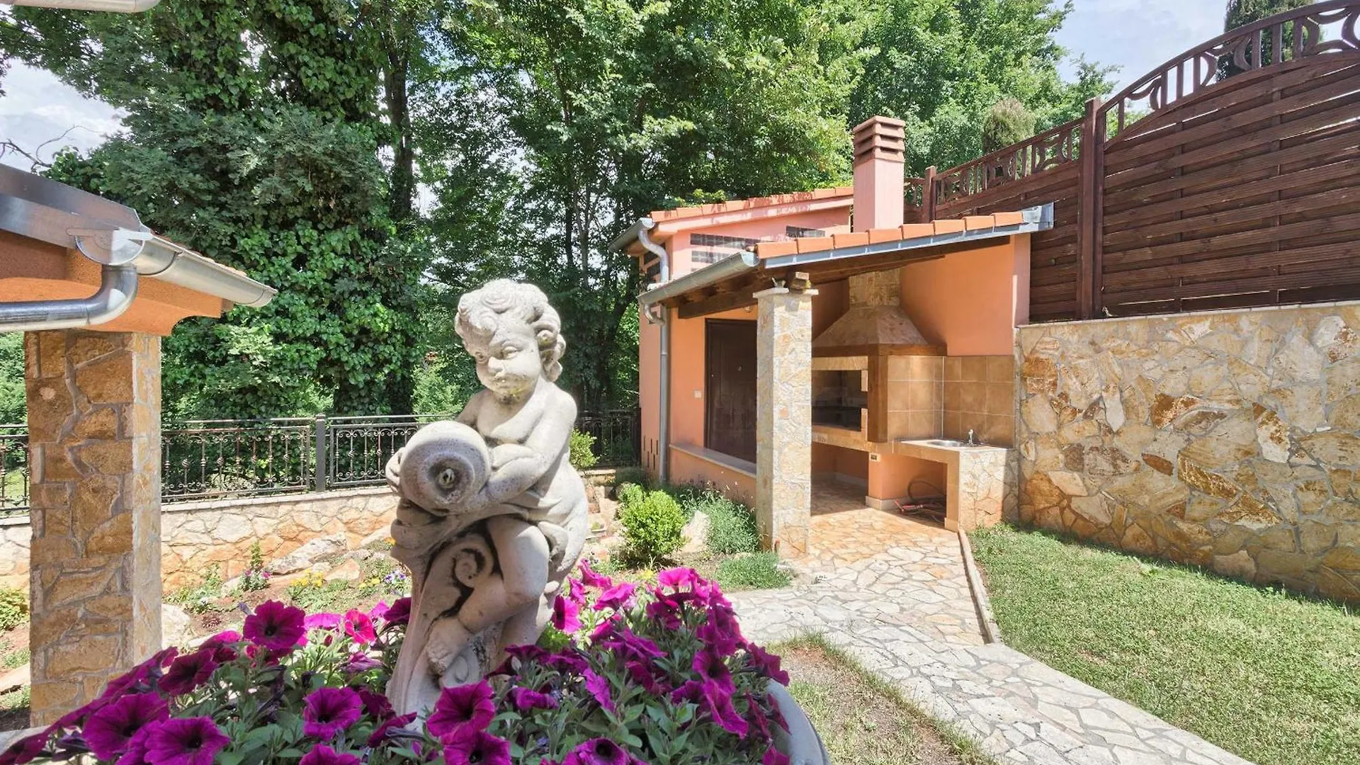 Villa Flora, Warm And Sunny Holiday Villa Loborika Croazia